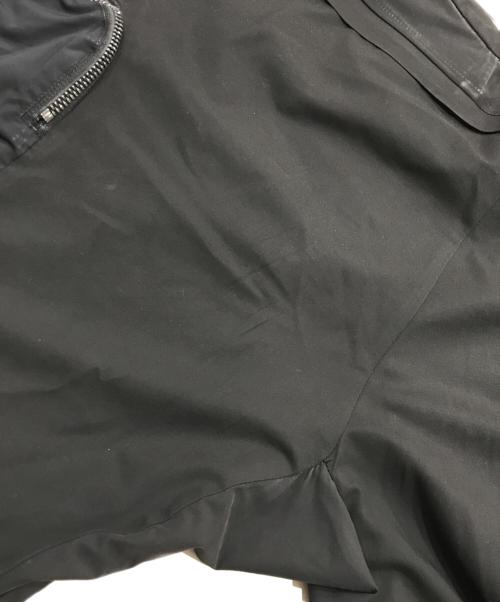 WHITE MOUNTAINEERING（ホワイトマウンテ二アニング）WHITE MOUNTAINEERING (ホワイトマウンテ二アニング) STRETCHED HYBRID WIDE TAPERED PANTS ブラックの古着・服飾アイテム