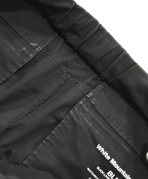 WHITE MOUNTAINEERING（ホワイトマウンテ二アニング）WHITE MOUNTAINEERING (ホワイトマウンテ二アニング) STRETCHED HYBRID WIDE TAPERED PANTS ブラックの古着・服飾アイテム