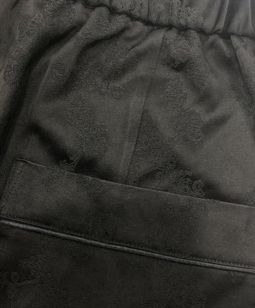 Vivienne Westwood man（ヴィヴィアン ウェストウッド マン）Vivienne Westwood man (ヴィヴィアン ウェストウッド マン) ローズ柄ワイドスラックス ブラック サイズ:00の古着・服飾アイテム