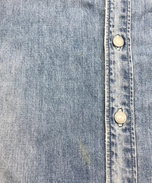 FRAMeWORK（フレームワーク）FRAMeWORK (フレームワーク) Johnbull (ジョンブル) ダメージシャンブレーシャツ インディゴ サイズ:freeの古着・服飾アイテム