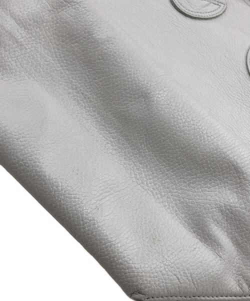 YOUNG & OLSEN The DRYGOODS STORE（ヤングアンドオルセン ザ ドライグッズストア）YOUNG & OLSEN The DRYGOODS STORE (ヤングアンドオルセン ザ ドライグッズストア) EMBOSSED LEATHER HAVERSACK M アイボリーの古着・服飾アイテム