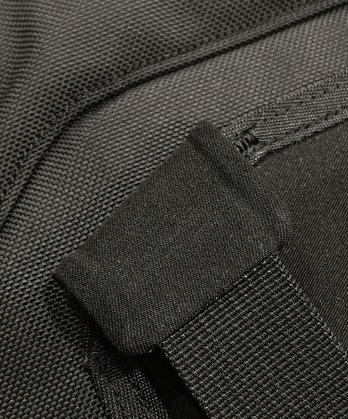 ARC'TERYX（アークテリクス）ARC'TERYX (アークテリクス) 別注 ARRO8 REBIRD SHOULDER BAG ブラック×グレーの古着・服飾アイテム