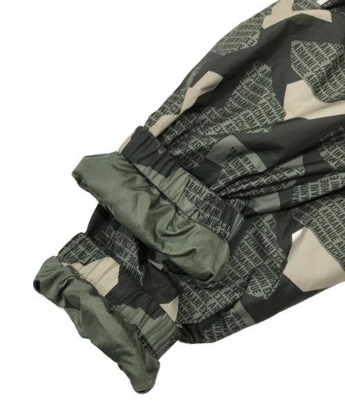 ARMANI EXCHANGE（アルマーニ エクスチェンジ）ARMANI EXCHANGE (アルマーニ エクスチェンジ) 総柄ナイロンジャケット/フーデッドナイロンジャケット グリーン サイズ:Lの古着・服飾アイテム