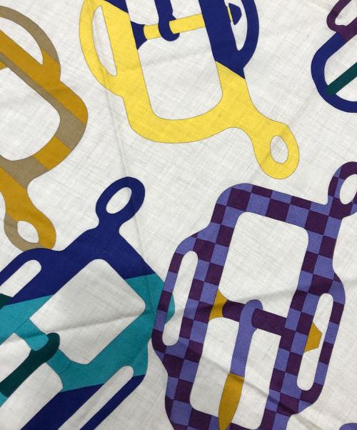 HERMES（エルメス）HERMES (エルメス) トライアングルジェアン スカーフの古着・服飾アイテム