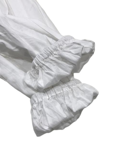 BEARDSLEY（ビアズリー）BEARDSLEY (ビアズリー) ギャザーワンピース／シャツワンピース ホワイトの古着・服飾アイテム