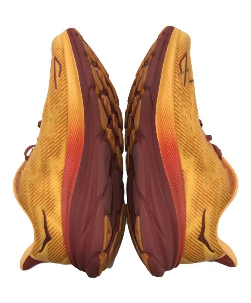HOKA（ホカ）HOKA (ホカ) CLIFTON 9（クリフトン　ナイン） オレンジ サイズ:27.5の古着・服飾アイテム