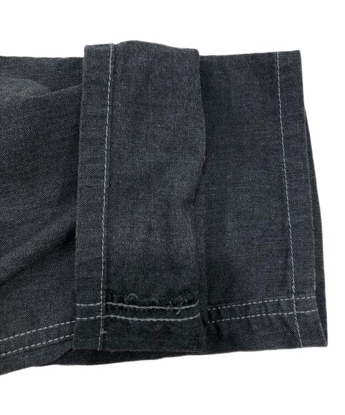 and wander（アンドワンダー）and wander (アンドワンダー) GARMENT DYED SARGE PANTS（ガーメント　ダイド　サージ　パンツ） グレー サイズ:Fの古着・服飾アイテム
