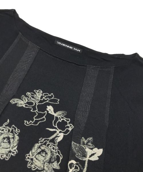 VIVIENNE TAM（ヴィヴィアンタム）VIVIENNE TAM (ヴィヴィアンタム) パワーネットフラワープリントブラウス ブラックの古着・服飾アイテム
