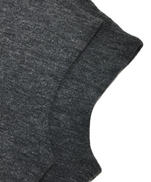 FENDI（フェンディ）FENDI (フェンディ) ノースリーブラメニット/タートルネックニット グレー サイズ:36の古着・服飾アイテム