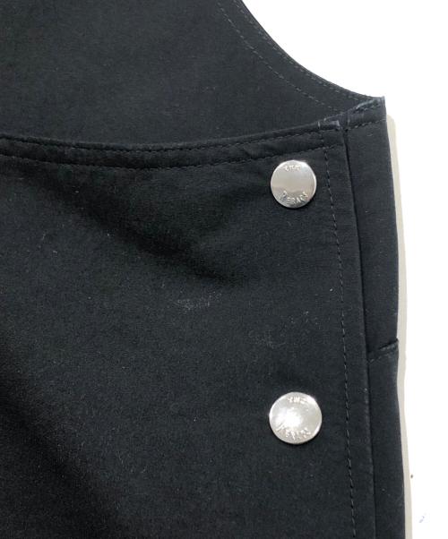 THE RERACS（ザ リラクス）THE RERACS (ザ リラクス) エプロンドレスジャンパースカート ブラック サイズ:36の古着・服飾アイテム