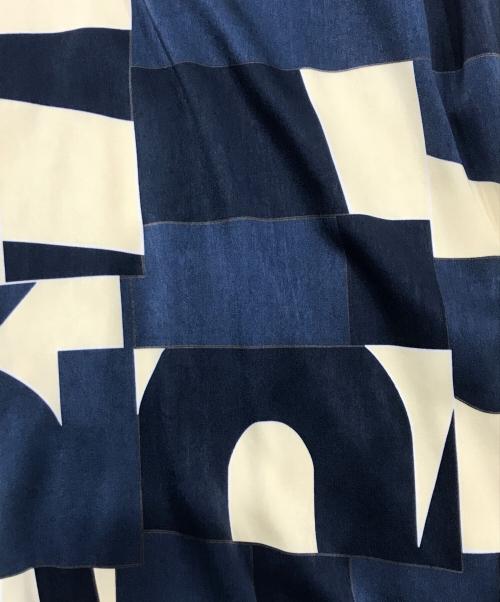 INDIVI（インディヴィ）INDIVI (インディヴィ) ネオジオメトリックプリントスカート/ミディスカート ベージュ×ネイビー サイズ:不明の古着・服飾アイテム