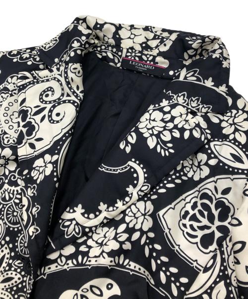 LEONARD（レオナール）LEONARD (レオナール) 総柄シルクジャケット ホワイト×ブラック サイズ:11Rの古着・服飾アイテム