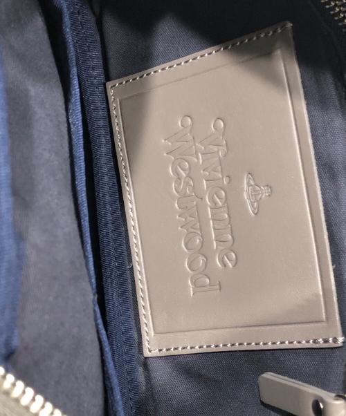 Vivienne Westwood（ヴィヴィアンウエストウッド）Vivienne Westwood (ヴィヴィアンウエストウッド) ORBエンボスクロスボディバッグ ブラウンの古着・服飾アイテム