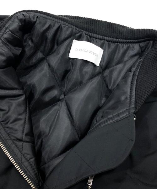 la belle etude（ラベルエチュード）la belle Etude (ラベルエチュード) ギャザーボリュームキルトライナーMA-1 ブラック サイズ:Fの古着・服飾アイテム