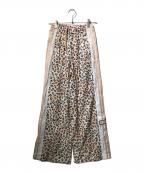 adidasアディダス）の古着「ワイドレッグレオパードトラックパンツ」｜ベージュ