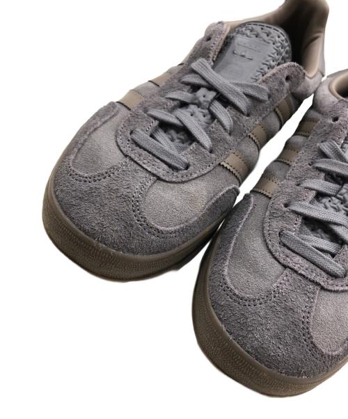 adidas（アディダス）adidas (アディダス) JOURNAL STANDARD (ジャーナルスタンダード) ガッツレーインドア チャコールグレー サイズ:US7 1/2/UK7/FR 402/3の古着・服飾アイテム