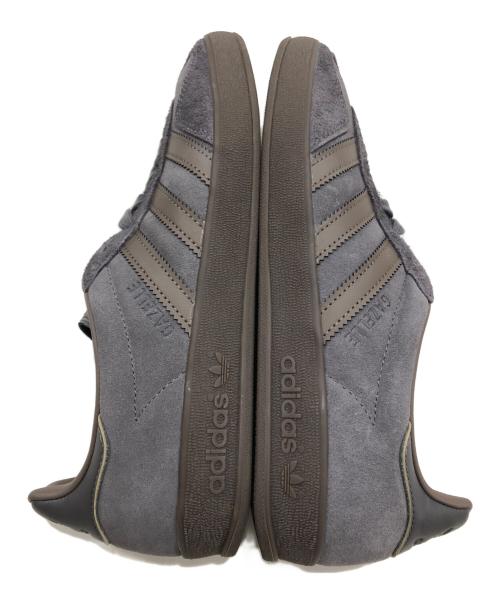 adidas（アディダス）adidas (アディダス) JOURNAL STANDARD (ジャーナルスタンダード) ガッツレーインドア チャコールグレー サイズ:US7 1/2/UK7/FR 402/3の古着・服飾アイテム