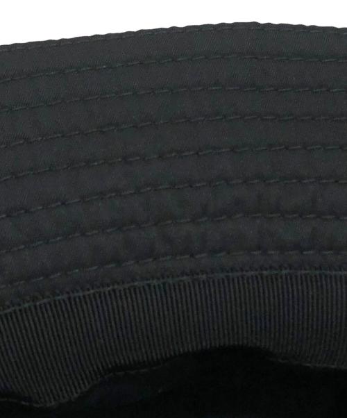 PRADA（プラダ）PRADA (プラダ) ロゴプレートバケットハット ブラック サイズ:Lの古着・服飾アイテム