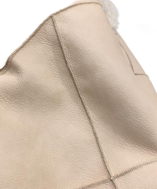 ETRE（エトレ）etre (エトレ) リバーシブルムートンミドルコート ベージュ サイズ:Ｓの古着・服飾アイテム