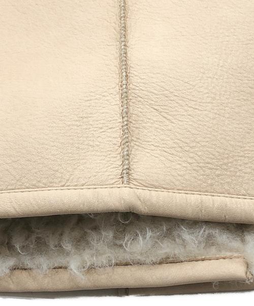 ETRE（エトレ）etre (エトレ) リバーシブルムートンミドルコート ベージュ サイズ:Ｓの古着・服飾アイテム