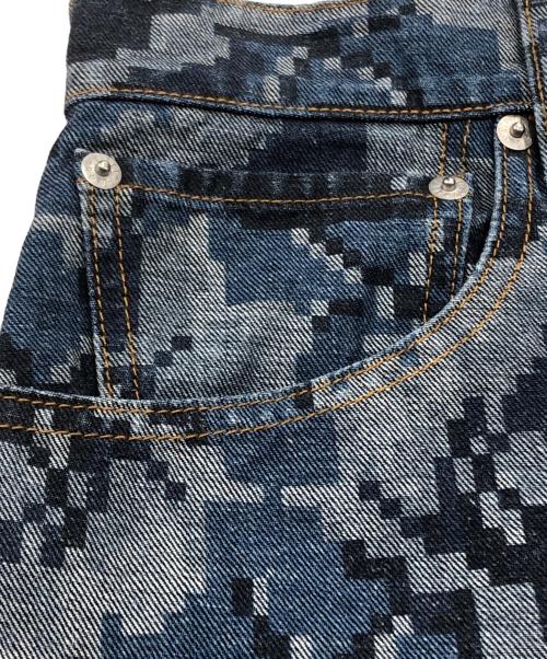 KENZO（ケンゾー）KENZO (ケンゾー) ピクセルローズプリントデニムパンツ インディゴ サイズ:Ｗ29の古着・服飾アイテム