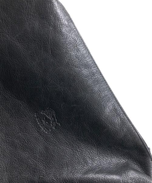 IL BISONTE（イル ビゾンテ）IL BISONTE (イル ビゾンテ) レザーショルダーバッグ ブラックの古着・服飾アイテム