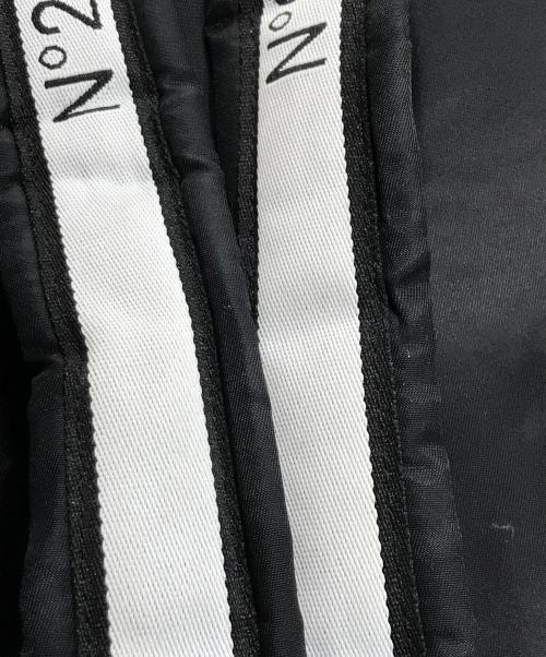 N°21（ヌメロヴェントゥーノ）N°21 (ヌメロヴェントゥーノ) ロゴバックパック ブラックの古着・服飾アイテム