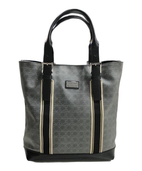 Salvatore Ferragamo（サルヴァトーレ フェラガモ）Salvatore Ferragamo (サルヴァトーレ フェラガモ) ガンチーニモノグラムPVCトートバッグ グレーの古着・服飾アイテム