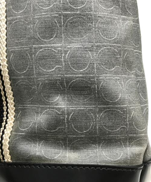 Salvatore Ferragamo（サルヴァトーレ フェラガモ）Salvatore Ferragamo (サルヴァトーレ フェラガモ) ガンチーニモノグラムPVCトートバッグ グレーの古着・服飾アイテム