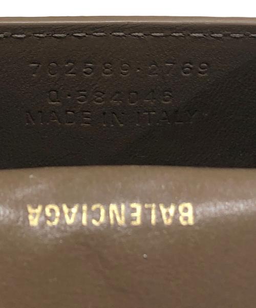 BALENCIAGA（バレンシアガ）BALENCIAGA (バレンシアガ) AirPods 3 ショルダーケース（エアーポッズ３　ショルダーケース） ブラウンの古着・服飾アイテム