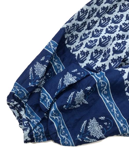 Pondichery（ポンディシェリ）Pondichery (ポンディシェリ) 総柄ワンピース/長袖ワンピース ブルー サイズ:Freeの古着・服飾アイテム