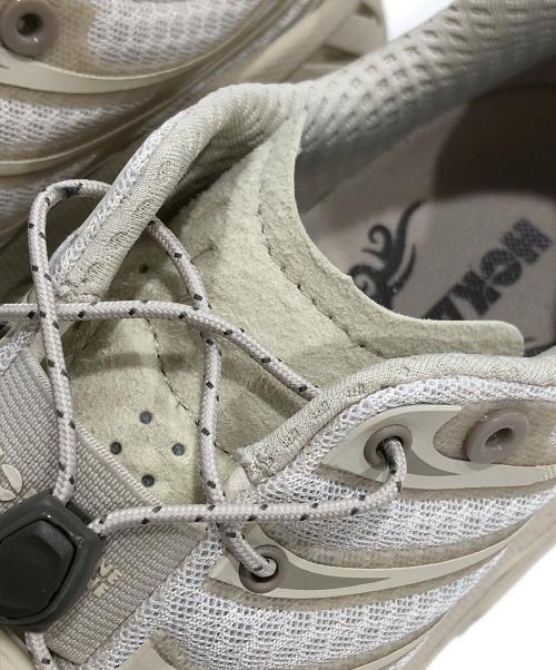 HOKAONEONE（ホカオネオネ）HOKAONEONE (ホカオネオネ) ダッドスニーカー/BONDI9（ボンダイ ナイン） ベージュ サイズ:25.5の古着・服飾アイテム