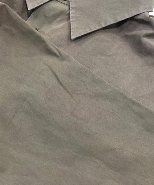 LOUIS VUITTON（ルイ ヴィトン）LOUIS VUITTON (ルイ ヴィトン) 長袖シャツ オリーブ サイズ:40/15　1/4の古着・服飾アイテム