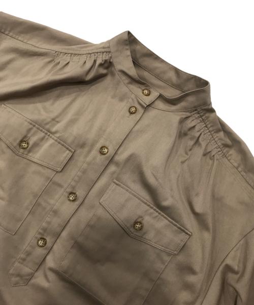 A.P.C.（アーペーセー）A.P.C. (アーペーセー) タックギャザーシャツワンピース/長袖ワンピース ベージュ サイズ:36の古着・服飾アイテム