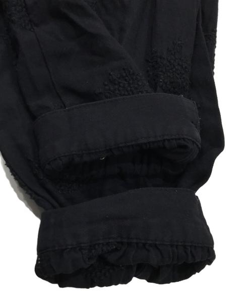 オオカミとフクロウ（オオカミトフクロウ）オオカミとフクロウ (オオカミトフクロウ) オオカミと重なる雪のカルテット 刺繍 ブラウス ブラック サイズ:FREEの古着・服飾アイテム