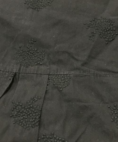 オオカミとフクロウ（オオカミトフクロウ）オオカミとフクロウ (オオカミトフクロウ) オオカミと重なる雪のカルテット 刺繍 ブラウス ブラック サイズ:FREEの古着・服飾アイテム