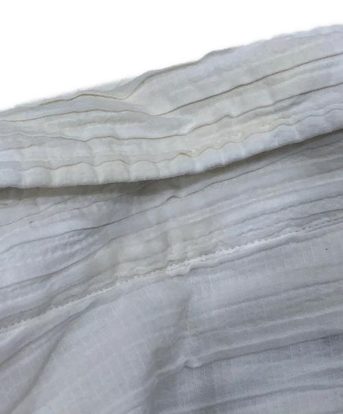 ISSEY MIYAKE（イッセイミヤケ）ISSEY MIYAKE (イッセイミヤケ) プリーツ加工長袖シャツ ホワイト サイズ:2の古着・服飾アイテム