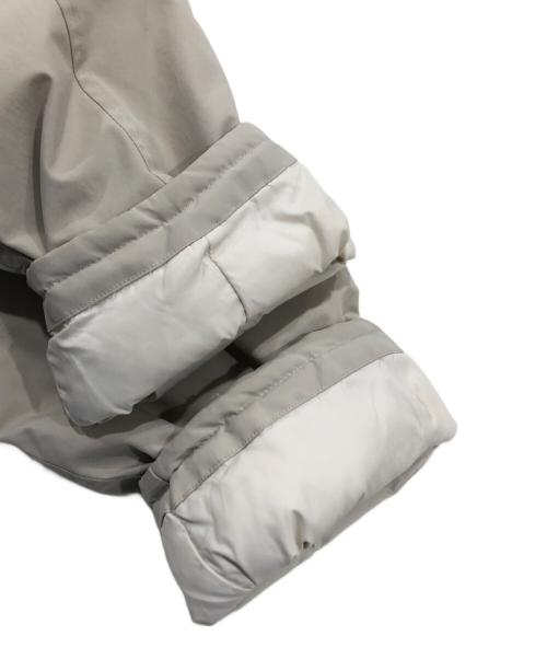 PHENIX（フェニックス）PHENIX (フェニックス) 別注 GORE-TEX スタンドカラー ダウンコート ベージュ サイズ:Lの古着・服飾アイテム