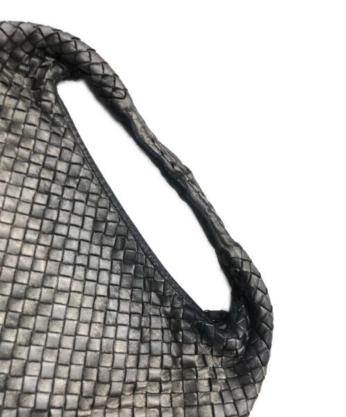 BOTTEGA VENETA（ボッテガベネタ）BOTTEGA VENETA (ボッテガベネタ) イントレチャートレザーハンドバッグ シルバーの古着・服飾アイテム
