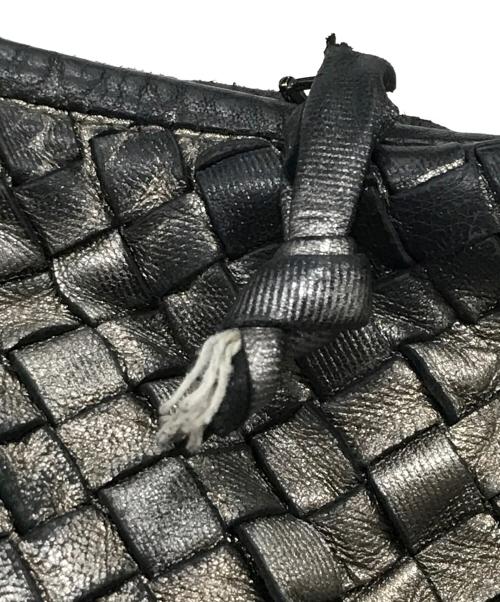 BOTTEGA VENETA（ボッテガベネタ）BOTTEGA VENETA (ボッテガベネタ) イントレチャートレザーハンドバッグ シルバーの古着・服飾アイテム
