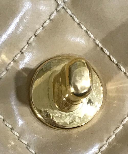 CHANEL（シャネル）CHANEL (シャネル) マトラッセ チェーンショルダーバッグ ベージュの古着・服飾アイテム