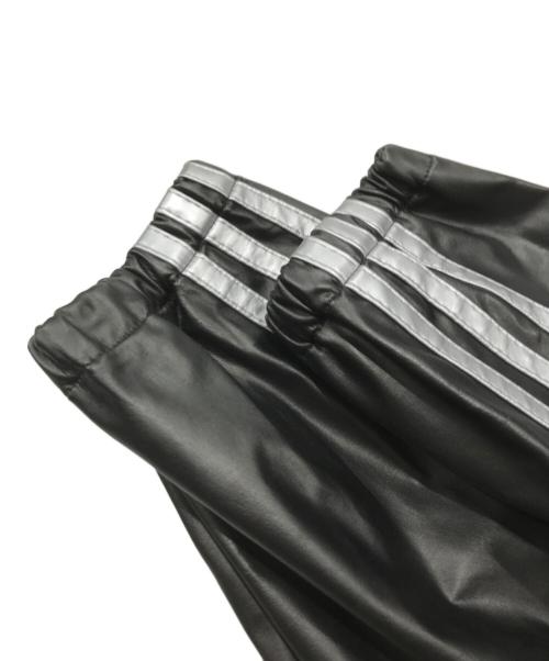 adidas（アディダス）adidas (アディダス) PUレザー調トラックジャケット/ナイロンジャケット ブラック サイズ:Ｌの古着・服飾アイテム