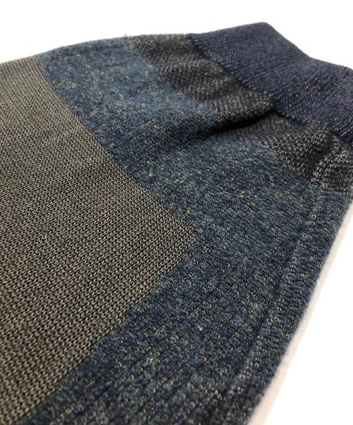 ISSEY MIYAKE（イッセイミヤケ）ISSEY MIYAKE (イッセイミヤケ) Vネックニット ネイビー×カーキ サイズ:2の古着・服飾アイテム