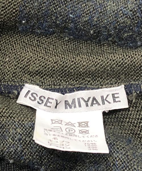 ISSEY MIYAKE（イッセイミヤケ）ISSEY MIYAKE (イッセイミヤケ) Vネックニット ネイビー×カーキ サイズ:2の古着・服飾アイテム