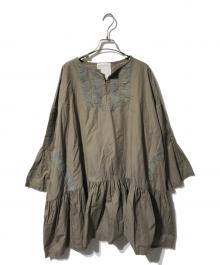 BEARDSLEY（ビアズリー）の古着「ワイドビジューブラウス/ショート丈ワンピース」｜カーキ