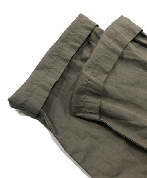 BEARDSLEY（ビアズリー）BEARDSLEY (ビアズリー) ワイドビジューブラウス/ショート丈ワンピース カーキ サイズ:FREEの古着・服飾アイテム