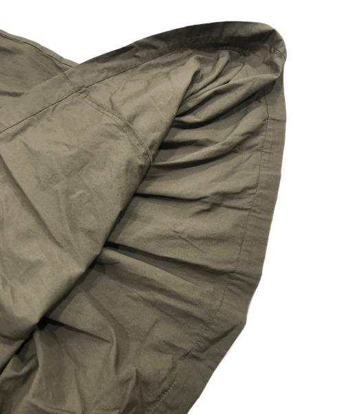 BEARDSLEY（ビアズリー）BEARDSLEY (ビアズリー) ワイドビジューブラウス/ショート丈ワンピース カーキ サイズ:FREEの古着・服飾アイテム