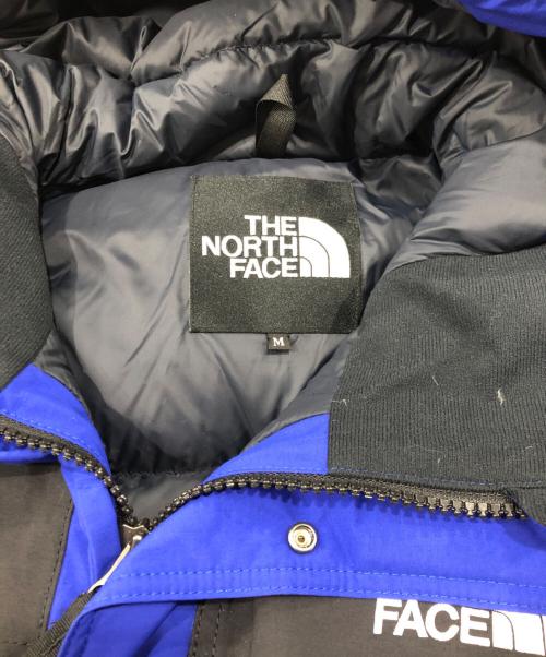 THE NORTH FACE（ザ ノース フェイス）THE NORTH FACE (ザ ノース フェイス) マウンテンダウンジャケット ブラック×ブルー サイズ:Ｍの古着・服飾アイテム