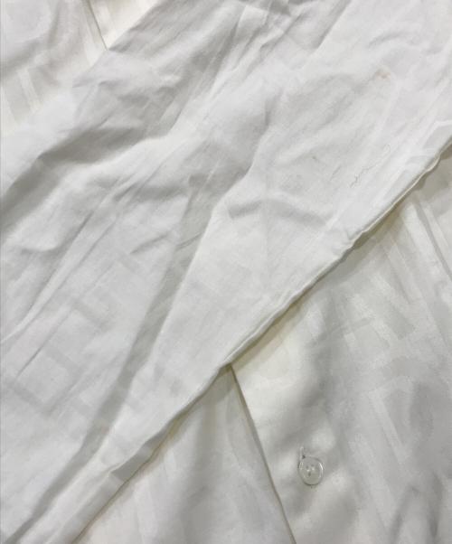 EMPORIO ARMANI（エンポリオ アルマーニ）EMPORIO ARMANI (エンポリオアルマーニ) ロゴジャガードシャツ アイボリー サイズ:Mの古着・服飾アイテム