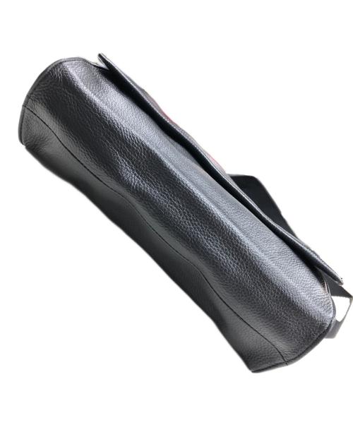 ear PAPILLONNER（イアパピヨネ）ear PAPILLONNER (イアパピヨネ) ワイドテープショルダーバッグ ブラックの古着・服飾アイテム